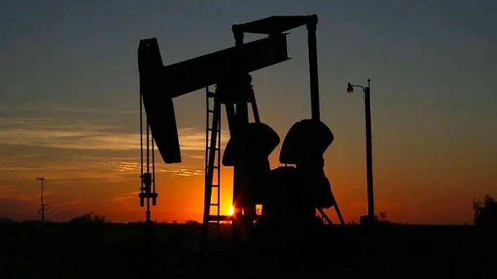 Küresel petrol arzı eylülde  270 bin varil arttı