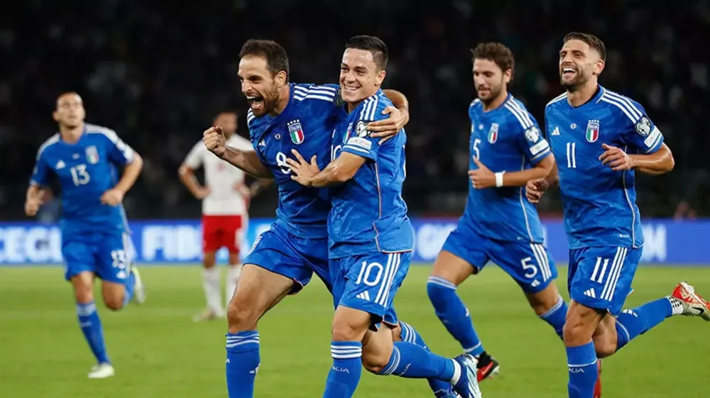 İtalya, finallere katılma şansını sürdürdü