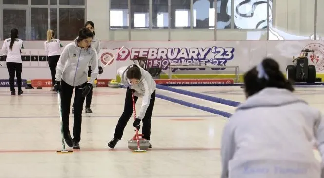 Türkiye Curling Federasyonu Başkanı Kenan Şebin, curling salonlarının sayısının artmasını istiyor