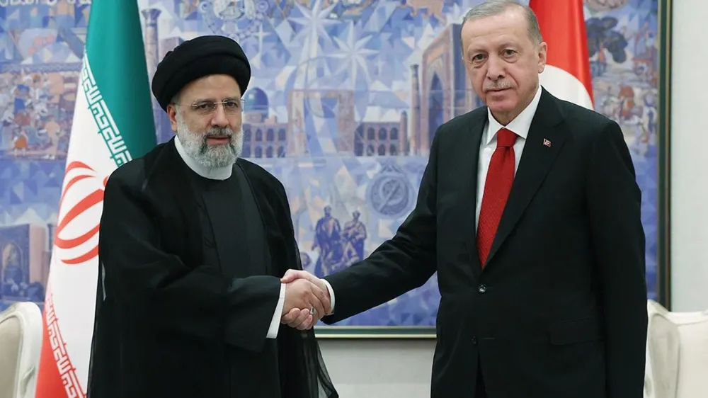 Erdoğan İran Cumhurbaşkanı İbrahim Reisi ile bir telefon görüşmesi yaptı