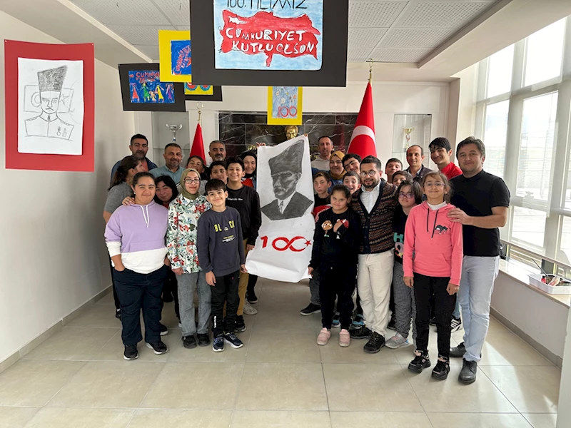 Tokat’ta özel öğrenciler Cumhuriyet’in 100. yılını kutladı