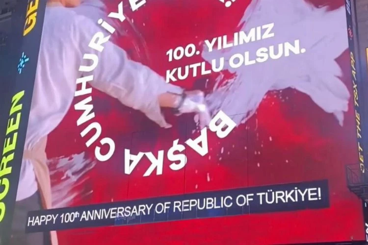 Sabancı, 100. yıl coşkusunu Times Meydanı’na taşıdı