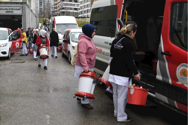 Samsun Büyükşehir Belediyesi, 65 yaş üstü ihtiyaç sahiplerine ücretsiz hizmet sunuyor