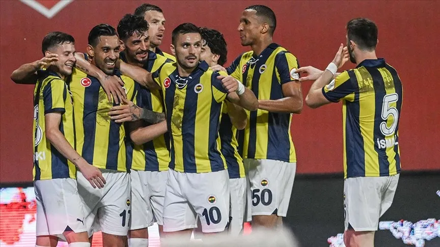 Fenerbahçe Trabzonspor maçına stopersiz mi çıkacak?