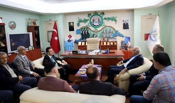 Trabzon Büyükşehir Belediye Başkanı Zorluoğlu, Vakfıkebir Belediye Başkanı Balta’yı Ziyaret Etti