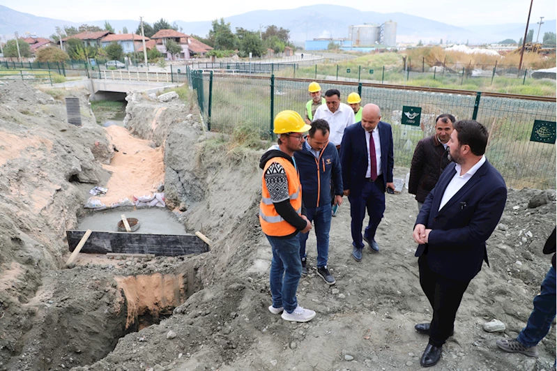 Turhal Belediyesi su baskınlarını önlemek için yeni yağmur suyu hattı yapıyor