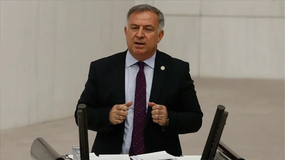 CHP Yerel Yönetimlerden Sorumlu Genel Başkan Yardımcısı Gökan Zeybek kimdir?