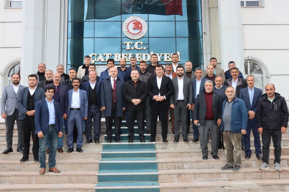 Çat Belediye Başkanı Melik Yaşar, İlçede Kıymetli Misafirlerini Ağırladı