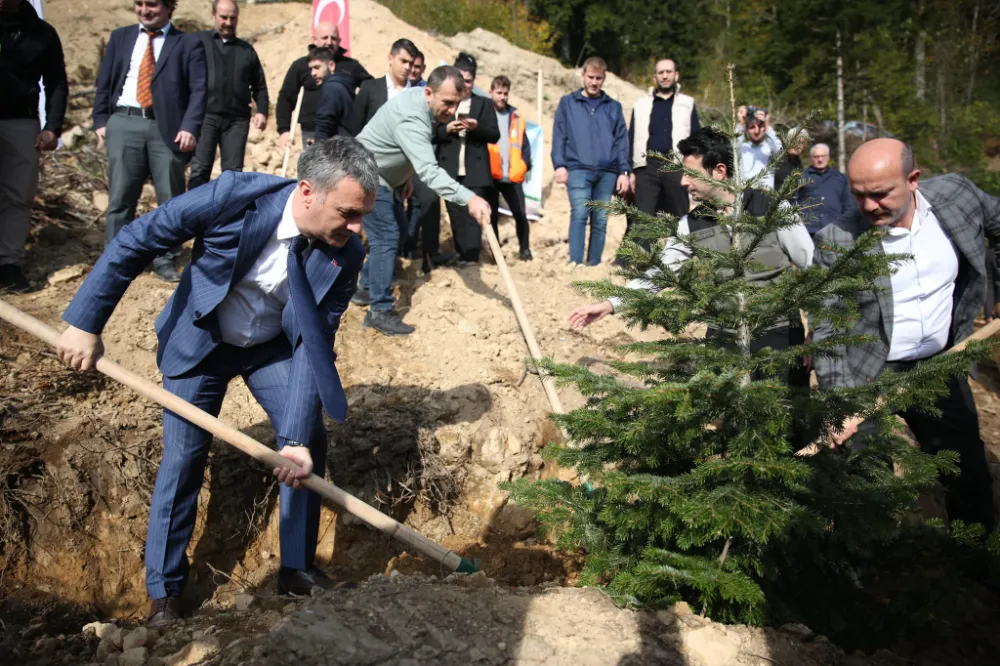 Belediye Başkanı Mustafa Bıyık, Demirciler Mahallesinde Fidan Dikim Etkinliğine Katıldı