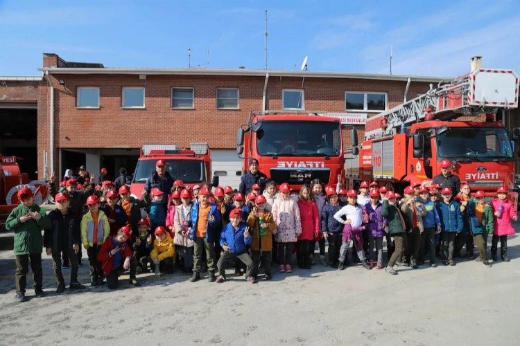 Eskişehir itfaiyesinden hem müdahale hem eğitim