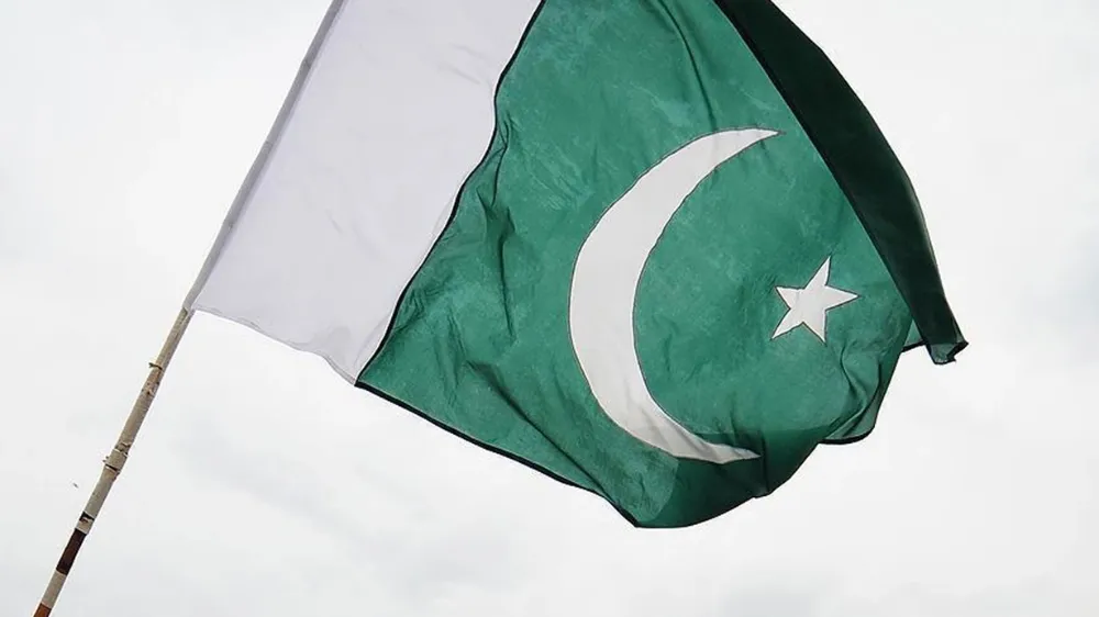 Pakistan, ülkeyi terk etmeyen düzensiz göçmenleri sınır dışı ediyor