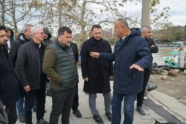 AK Parti Milletvekili Öztürk, fırtınadan zarar gören balıkçı barınağını ziyaret etti
