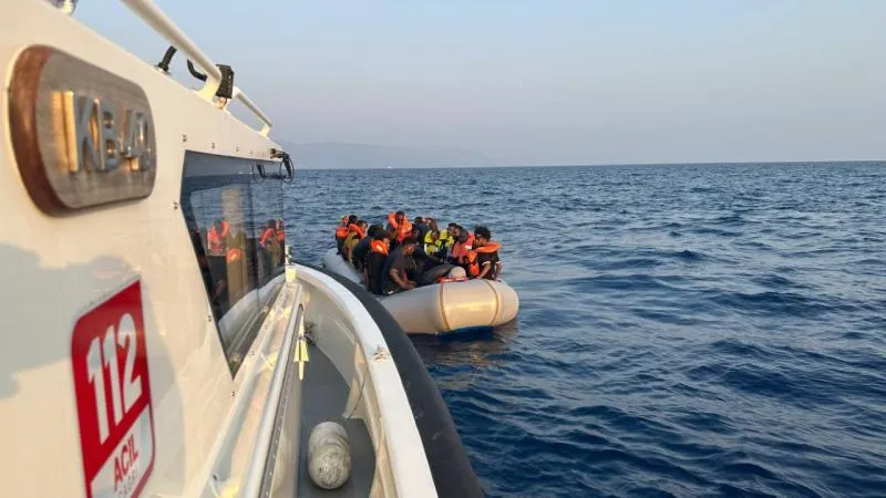 İzmir açıklarında 34 düzensiz göçmen kurtarıldı