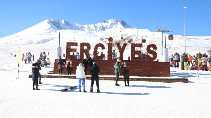 Erciyes Kayak Merkezi yeni sezon için gün sayıyor