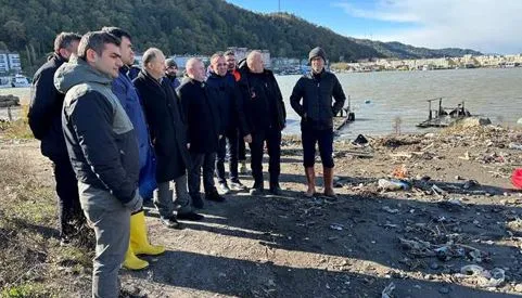 Kastamonu Valisi Dallı, dalgaların hasara yol açtığı ilçelerde incelemede bulundu