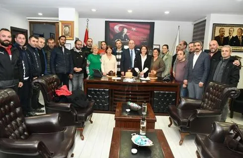 Belediye Başkanı Elçin, Çalışma Arkadaşlarının Doğum Günlerini Kutladı
