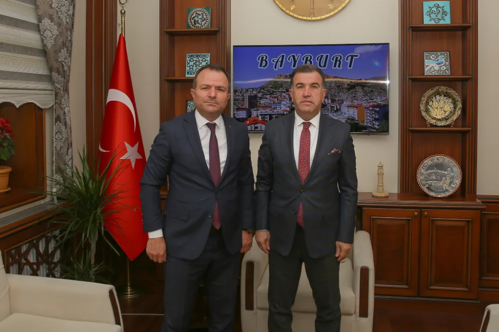 Trabzon İcra Dairesi Baş Müdürü Mehmet Eldivan, Bayburt Valisi Mustafa Eldivan