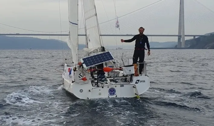 Yelkenliyle Tek Kişilik Türkiye Turu Rekoru Kıran Sporcu Çanakkale Boğazı