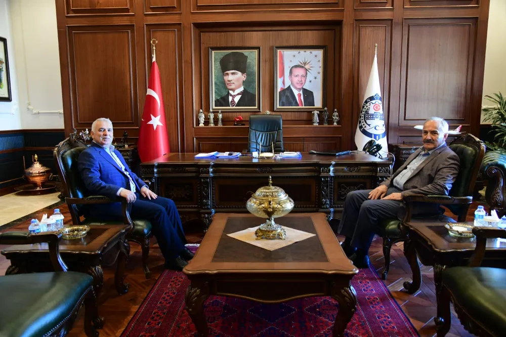 Trabzon Valiliği Ziyaretçi Ağırlamaya Devam Ediyor: Milli Güvenlik Kurulu Genel Sekreteri Vali Aziz Yıldırım