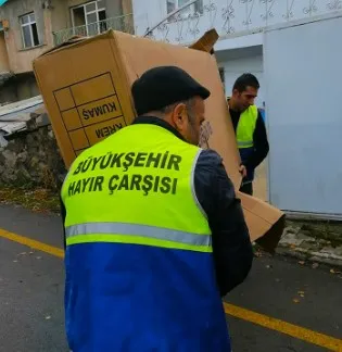 Erzurum Büyükşehir Belediyesi, İhtiyaç Sahibi Vatandaşlara Eşya Yardımlarına Devam Ediyor