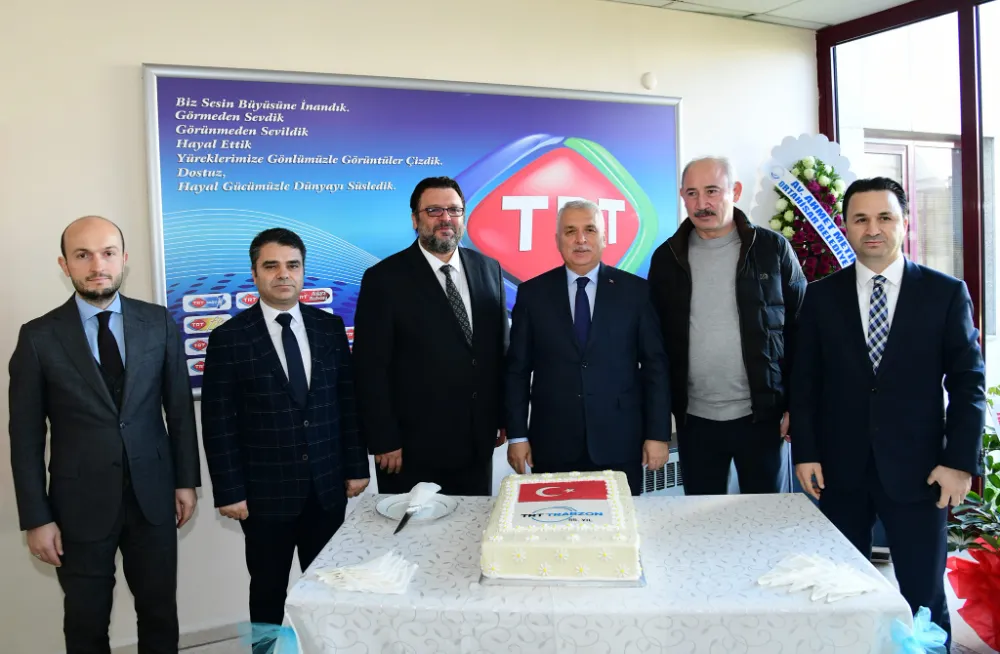 Vali Aziz Yıldırım ve Başkan Vekili Atilla Ataman, TRT Trabzon Radyosu