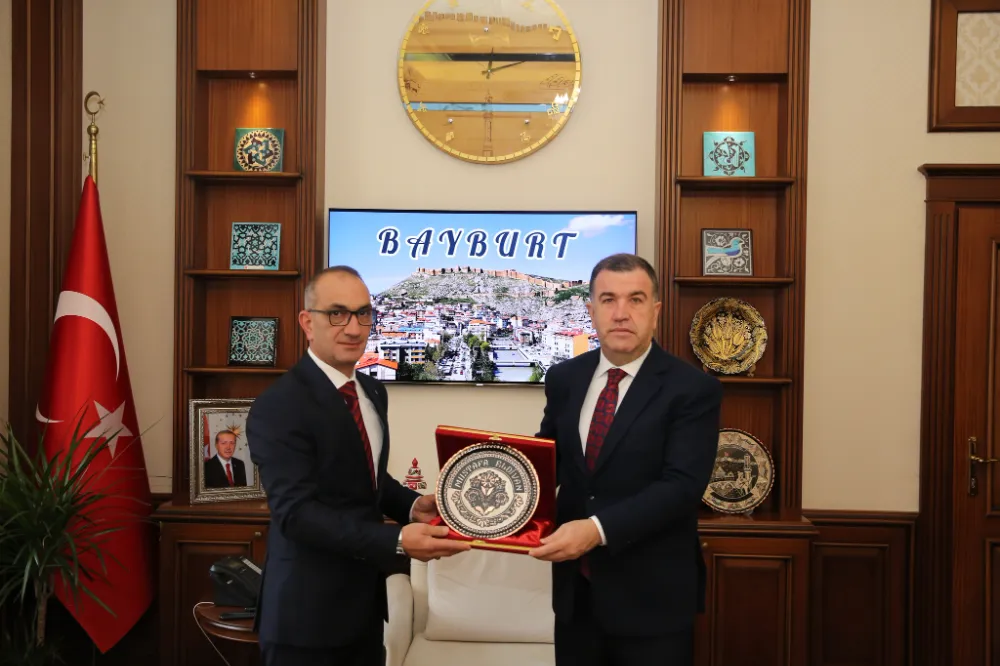 Erzincan 112 Acil Çağrı Merkezi Müdürü ve Kemaliye Muhtarı Vali Eldivan
