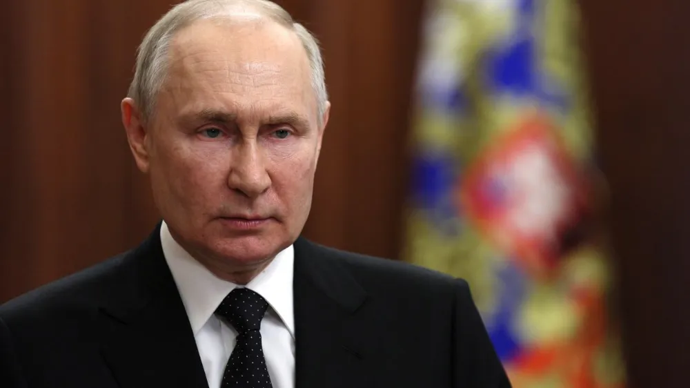 Putin adaylığını seçim komisyonuna bildirdi