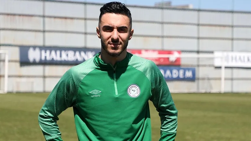 Çaykur Rizesporlu futbolcu Emirhan, hakem Halil Umut Meler