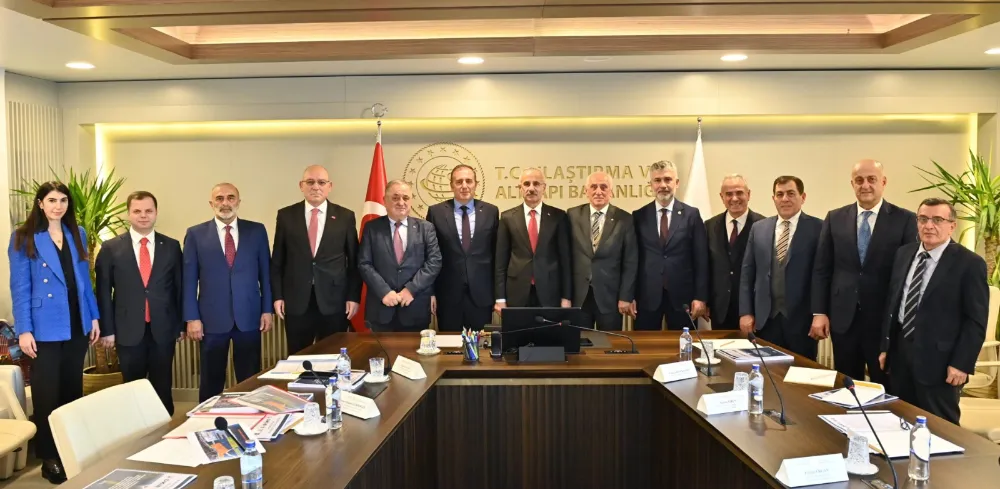 Trabzon Reel Sektör Platformu temsilcileri Bakan Uraloğlu