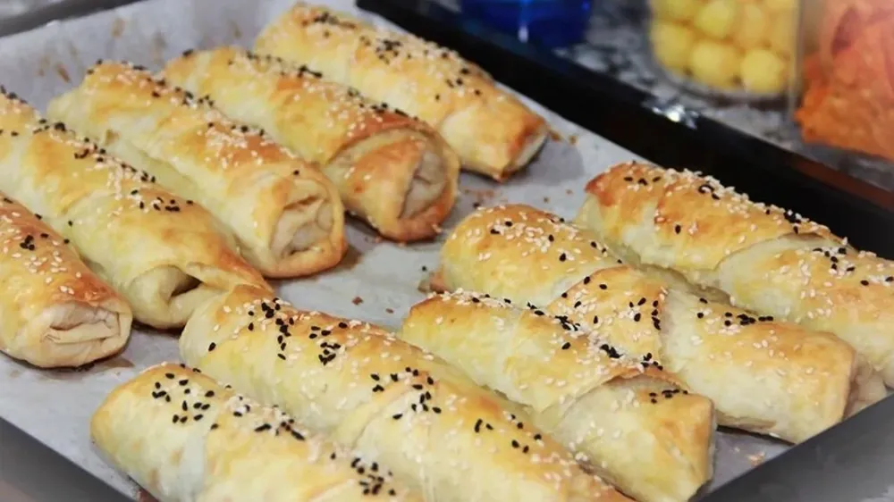 Komşularınızı kıskandıracak börek tarifi: Puf Puf Kabaran Börek