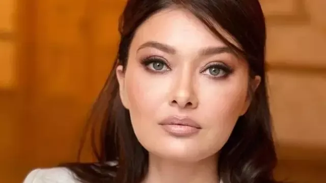 Oğluyla Athena konserine giden Nurgül Yeşilçay Gökhan Özoğuz