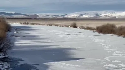 Nehir ve göletler buz tuttu