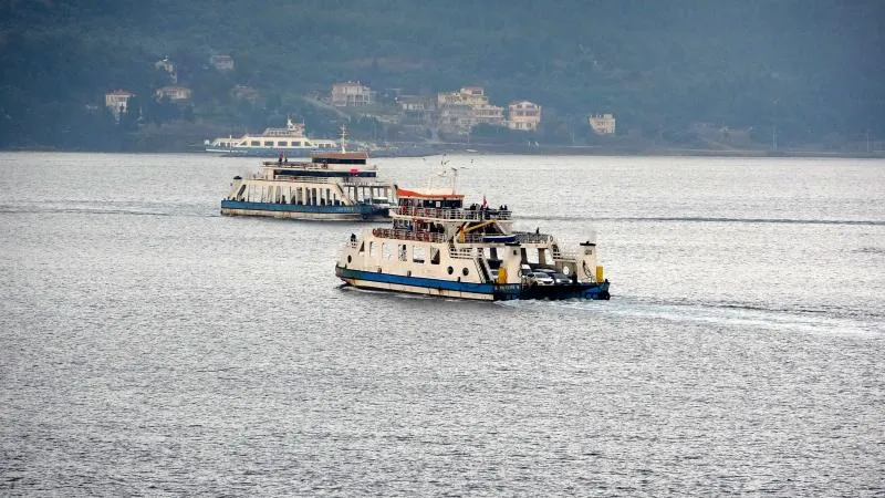 Gökçeada ve Bozcaada feribot hatlarında yarınki seferler iptal edildi