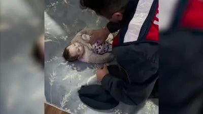  Kalbi duran bebeği, jandarma personeli kalp masajıyla hayata döndürdü