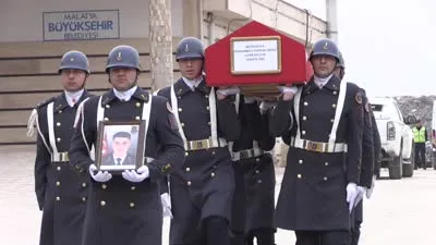  Kalp krizi nedeniyle vefat eden Jandarma Astsubay Kıdemli Çavuş Deniz defnedildi