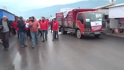 Türk Kızılay depremzedelere kışlık giysi ve malzeme desteğinde bulundu