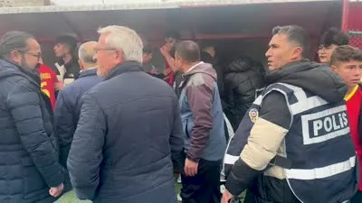  Liselilerin futbol maçında kavga çıktı