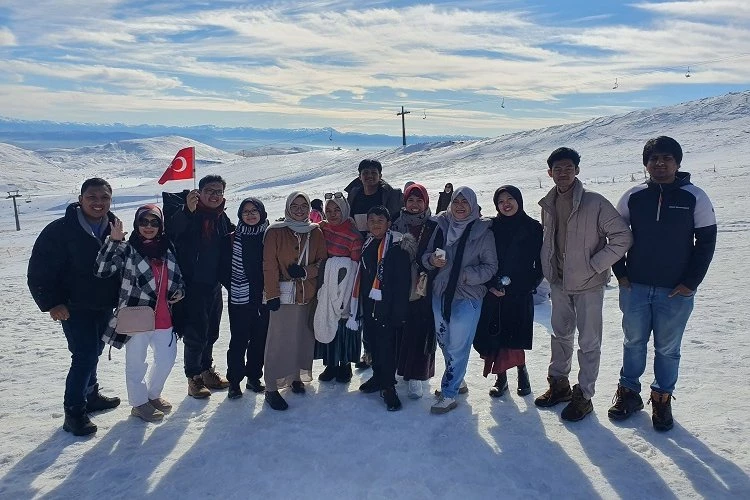 Endonezyalı turistler Kayseri Erciyes