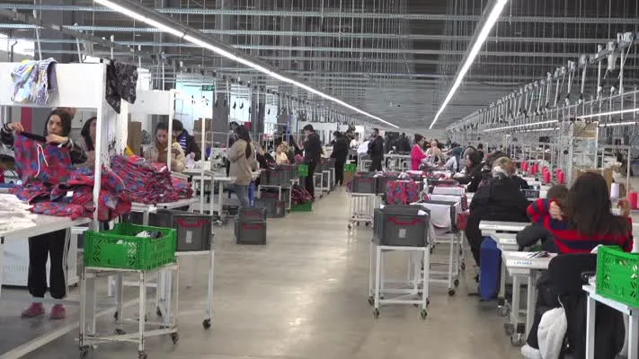 Tekstil fabrikasında üretilen ürünler 25 ülkeye ihraç ediliyor
