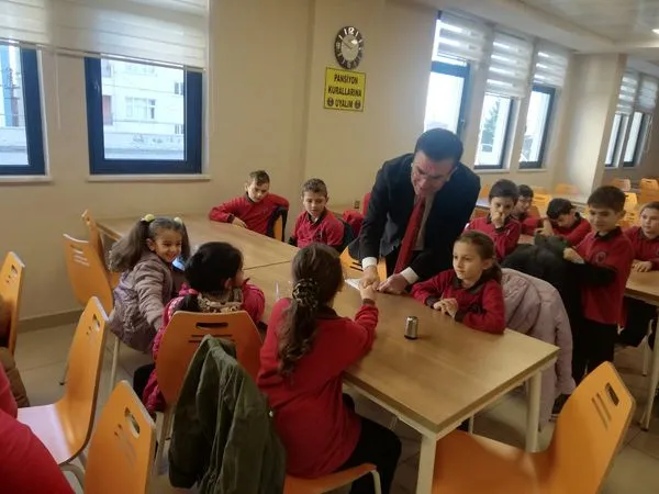 Vakfıkebir Belediye Başkanı Balta, Öğrencilerle Kahvaltı Yaptı