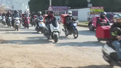 Trafik kazasında ölen motokurye, son yolculuğuna uğurlandı