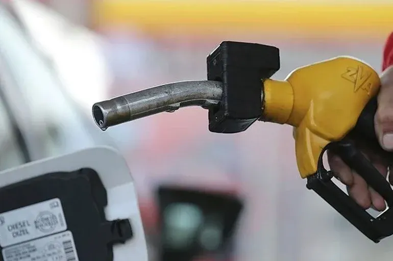 28 Aralık Akaryakıt Benzin, motorin fiyatları yükseldi mi, düştü mü? Akaryakıta zam, indirim var mı?