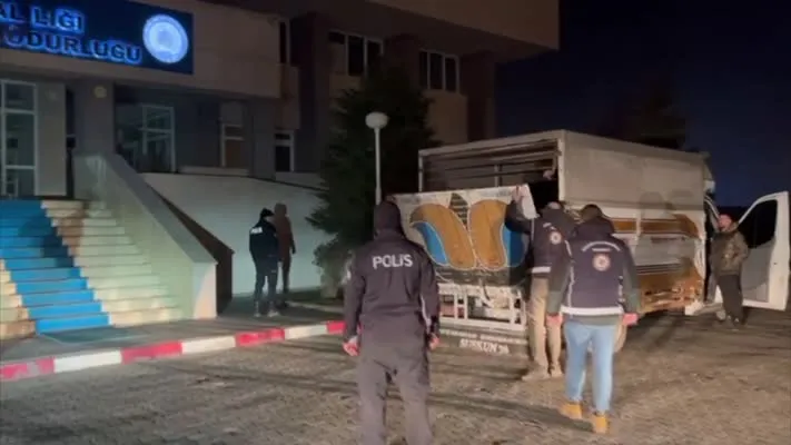 Polisin takibi sonucu 45 düzensiz göçmen yakalandı