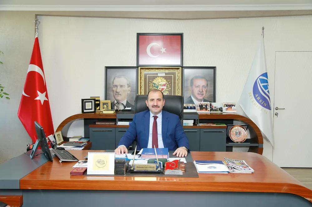 Arsin Belediye Başkanı Muhammet Sait Gürsoy, Yeni Yıl Mesajında Barış ve Huzur Dileğinde Bulundu