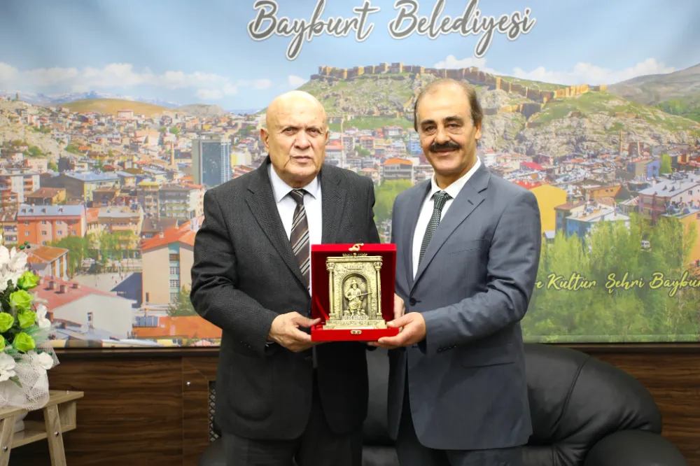 Bayburt Ticaret İl Müdürü Erkan Zengin, Belediye Başkanı Hükmü Pekmezci
