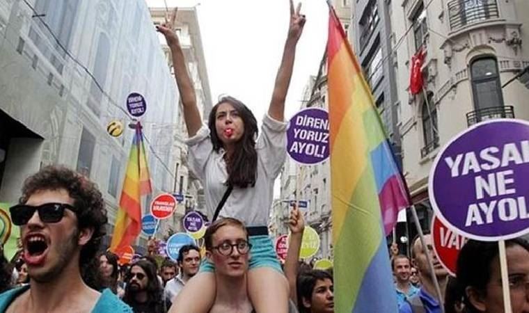LGBT festivaline karşı protesto için sokağa çıktı