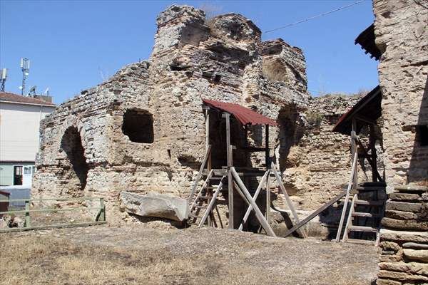 Binlerce yıllık mozaikler bulunan Balatlar Yapı Topluluğu