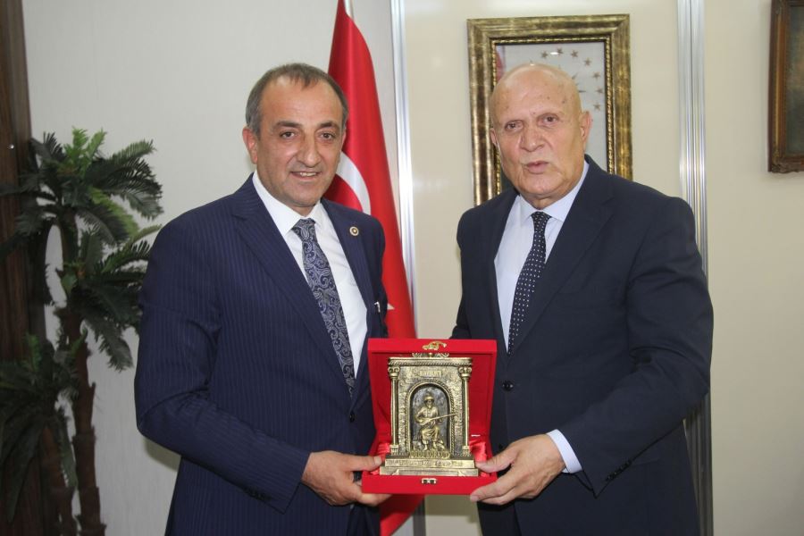 Gümüşhane Milletvekili Musa Küçük, Bayburt Belediye Başkanı Hükmü Pekmezci