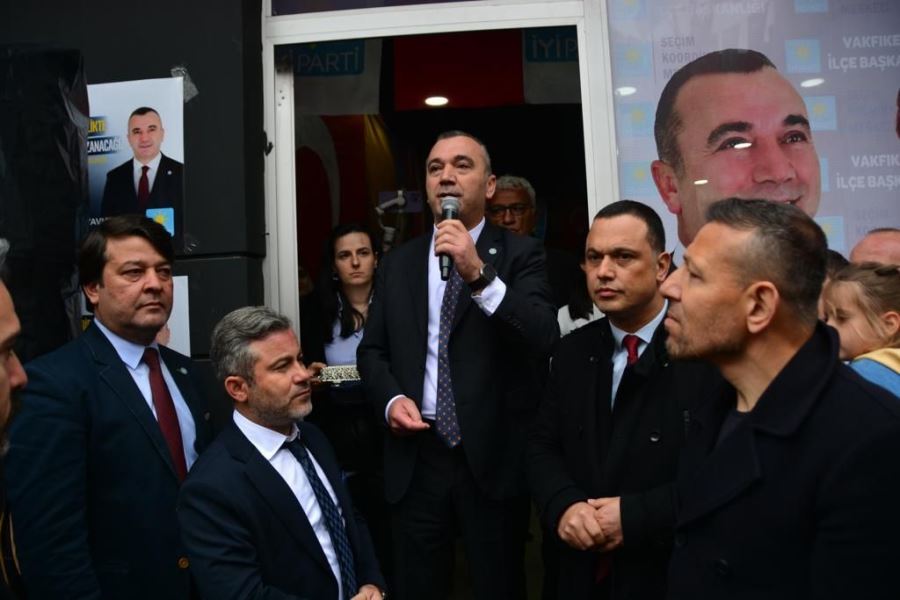 İYİ Parti Trabzon Milletvekili Yavuz Aydın, Körfez turuna çıkan Erdoğan