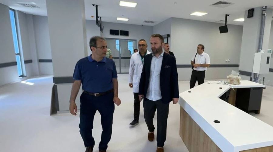 Marmara Üniversitesi Tıp Fakültesi Dekanı Prof. Dr. Ümit S. Şehirli, RTEÜ Yeni Acil Servisini Ziyaret Etti